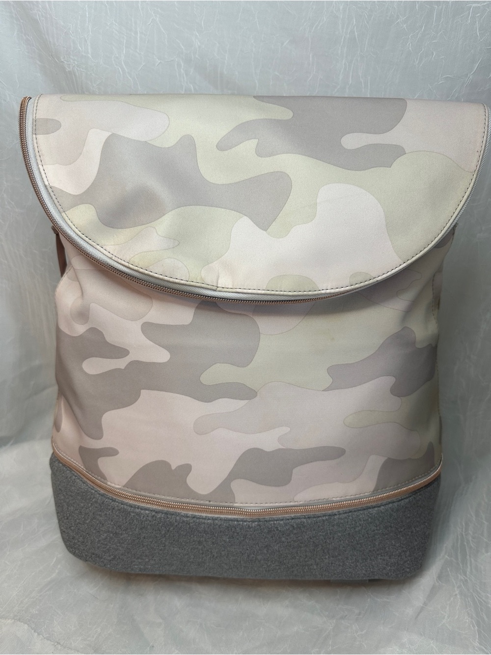 Stella & Dot Large Light Camo Backpack Inspirational Lining